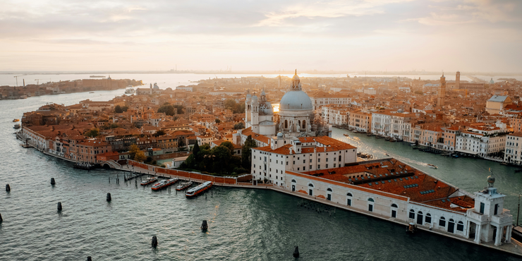 Venice Carnival 2026 Guide: Dates, Costumes & Insider Tips